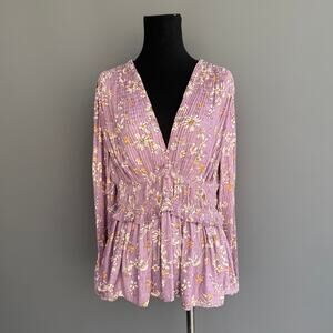 Current Air long sleeve peplum blouse - v neck - lavender - floral - silky - M